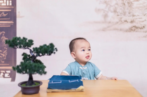 贵州宝宝摔到头第五天吐了